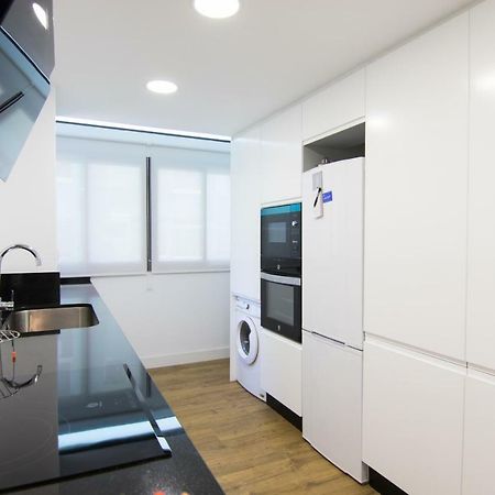Homeforguest Stylish And Modern Apartment Overlooking Las Canteras Las Palmas Exterior photo