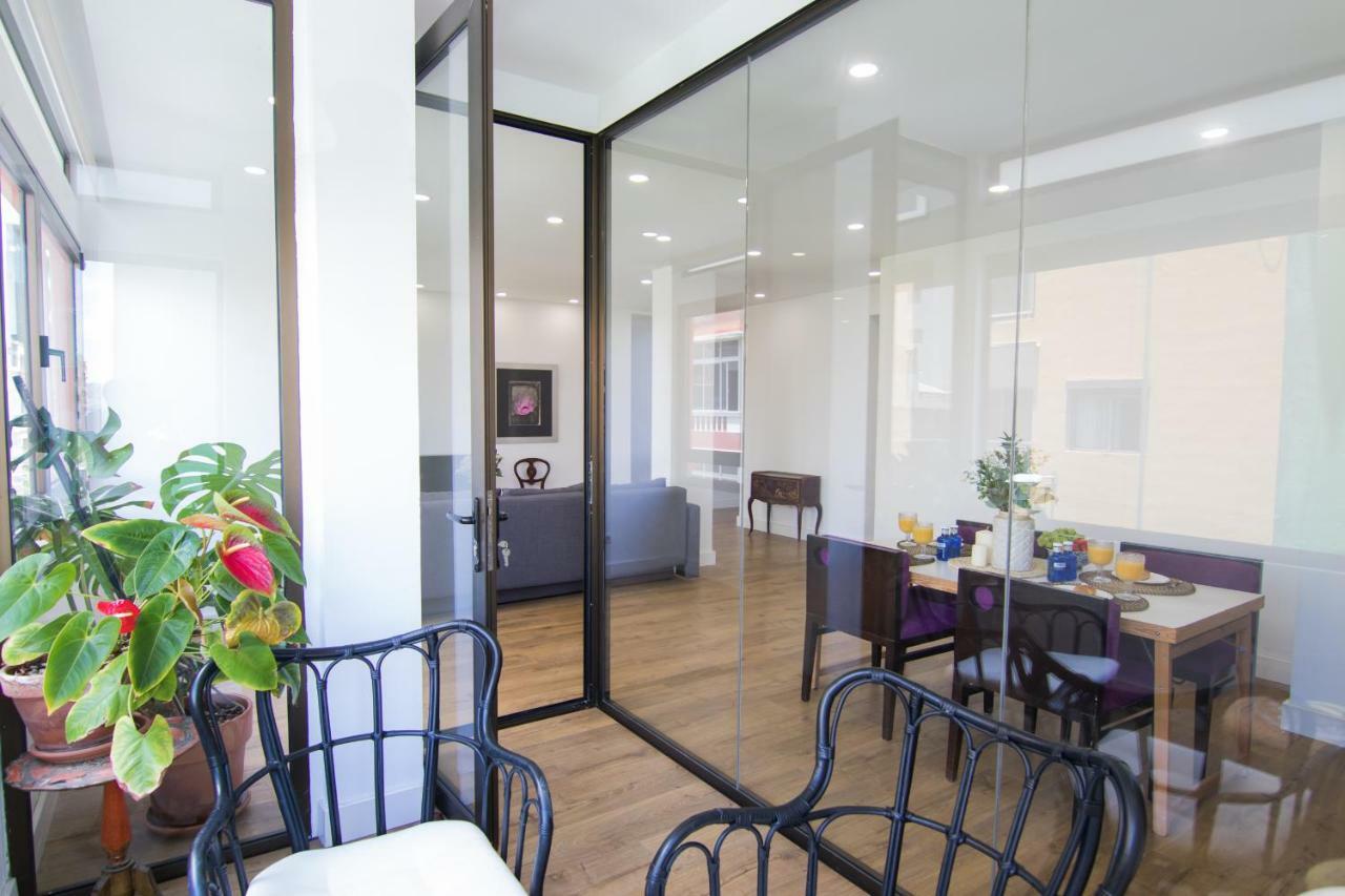 Homeforguest Stylish And Modern Apartment Overlooking Las Canteras Las Palmas Exterior photo