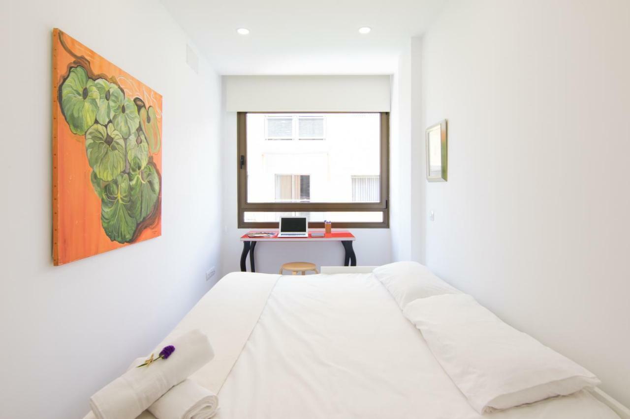 Homeforguest Stylish And Modern Apartment Overlooking Las Canteras Las Palmas Exterior photo