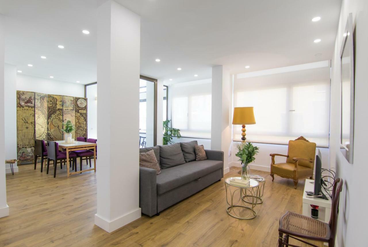 Homeforguest Stylish And Modern Apartment Overlooking Las Canteras Las Palmas Exterior photo