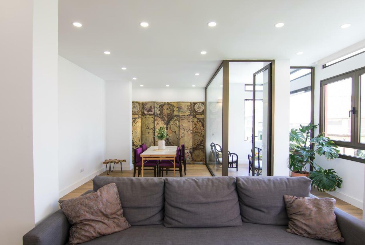 Homeforguest Stylish And Modern Apartment Overlooking Las Canteras Las Palmas Exterior photo