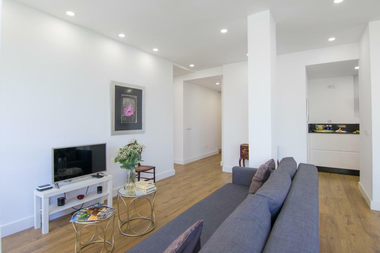 Homeforguest Stylish And Modern Apartment Overlooking Las Canteras Las Palmas Exterior photo