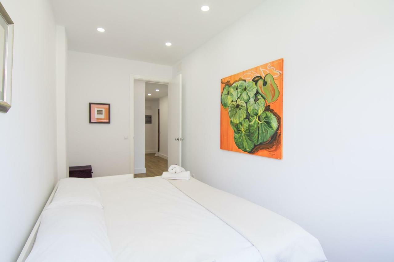 Homeforguest Stylish And Modern Apartment Overlooking Las Canteras Las Palmas Exterior photo