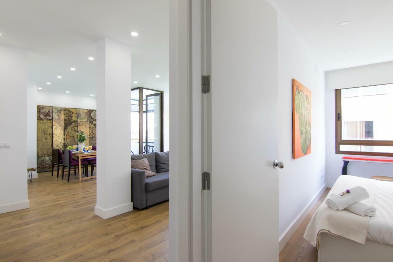 Homeforguest Stylish And Modern Apartment Overlooking Las Canteras Las Palmas Exterior photo
