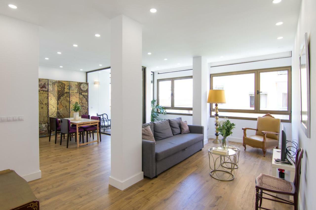Homeforguest Stylish And Modern Apartment Overlooking Las Canteras Las Palmas Exterior photo