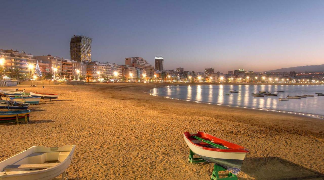 Homeforguest Stylish And Modern Apartment Overlooking Las Canteras Las Palmas Exterior photo
