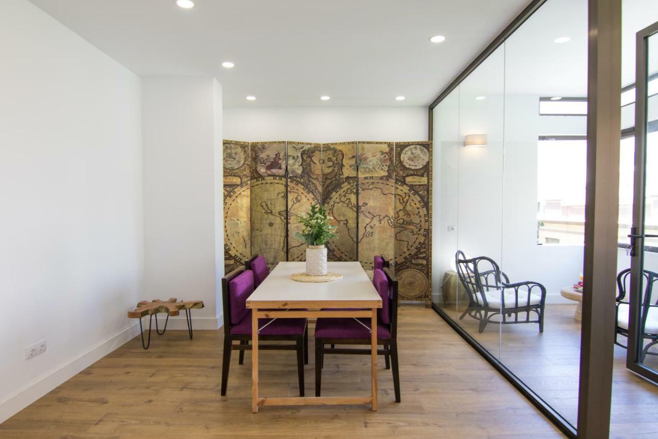 Homeforguest Stylish And Modern Apartment Overlooking Las Canteras Las Palmas Exterior photo